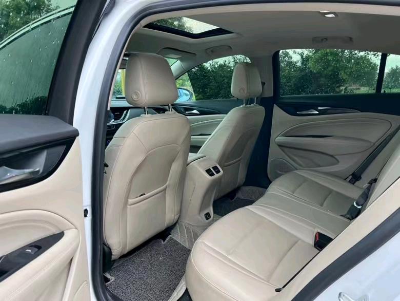 盐城20年别克君威6