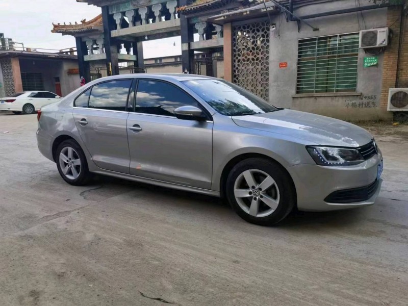 保定13年大众速腾3