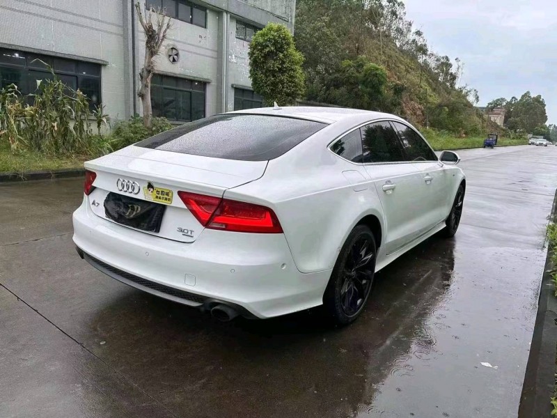 珠海12年奥迪A7L9