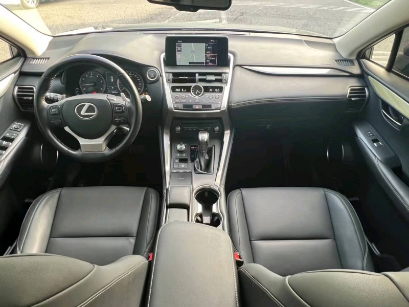 宜昌20年雷克萨斯NX8