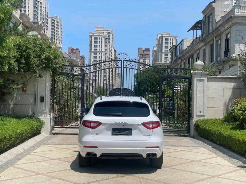 东营18年玛莎拉蒂Levante2
