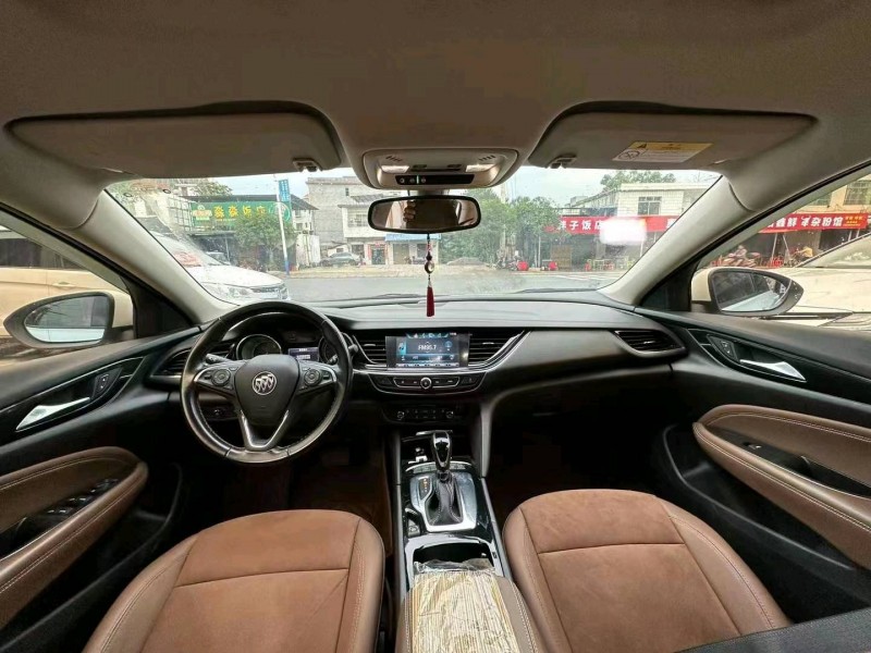 衡阳18年别克君威3