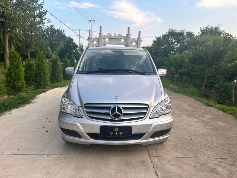 徐州17年奔驰唯雅诺1