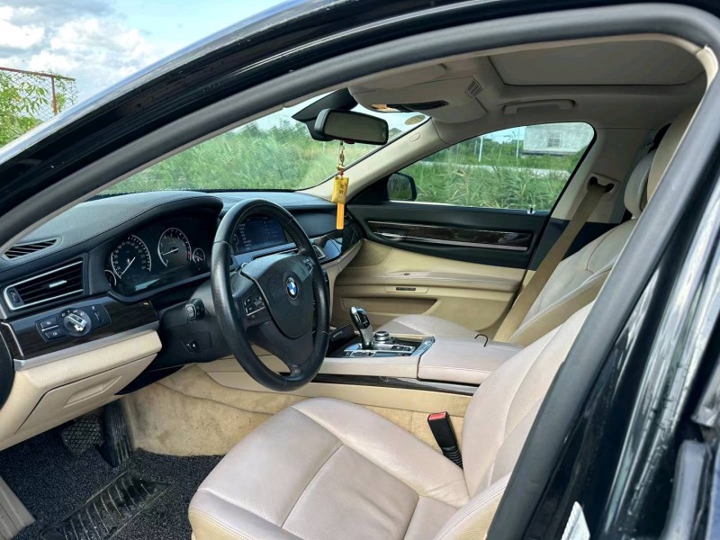 保定09年宝马7系4