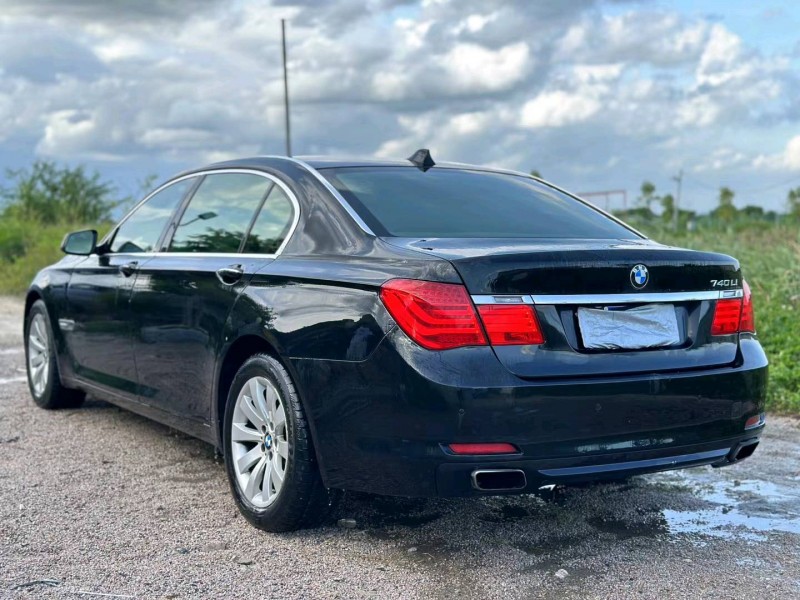 保定09年宝马7系7