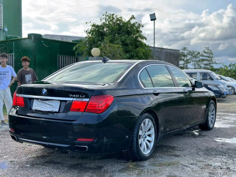 保定09年宝马7系8