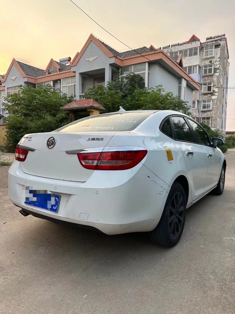 潍坊12年别克英朗4