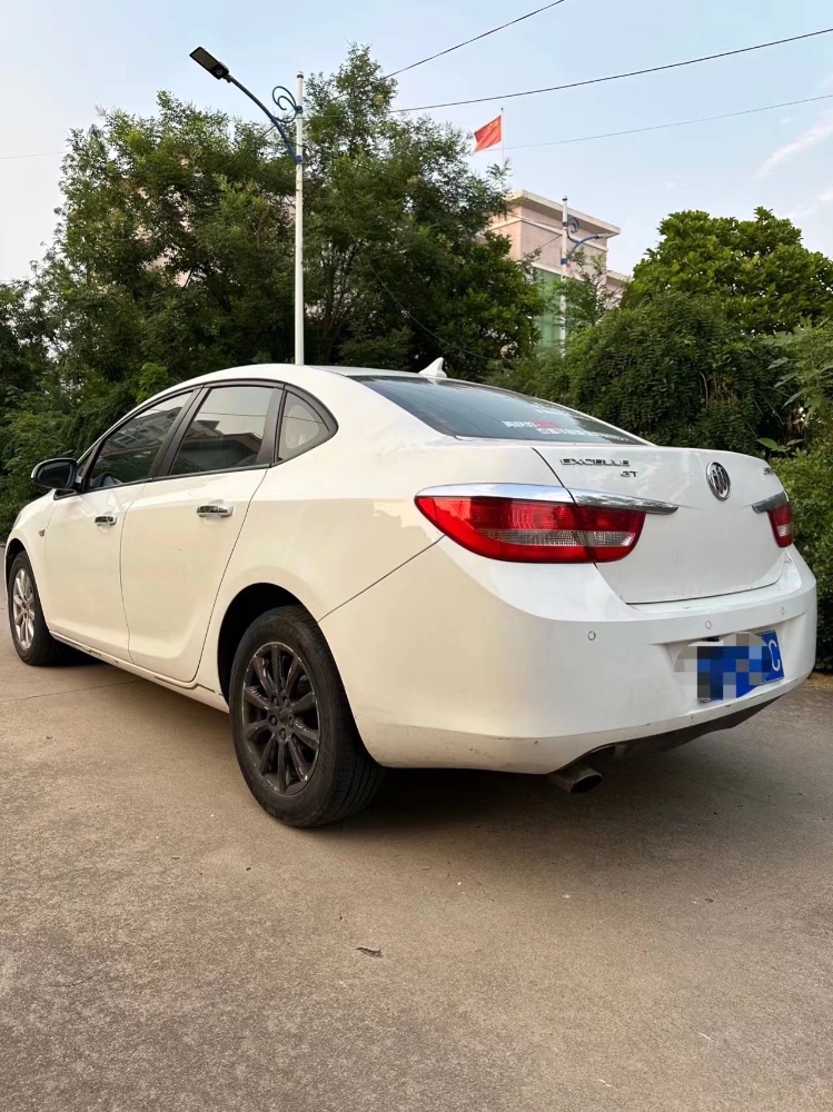 潍坊12年别克英朗5