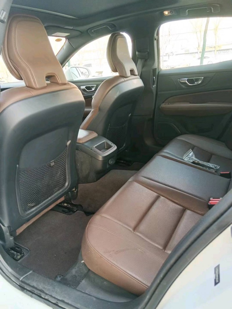 保定20年沃尔沃S60L6