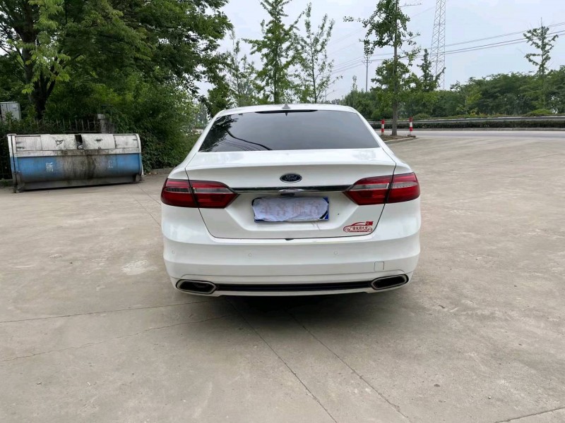 徐州17年福特金牛座9