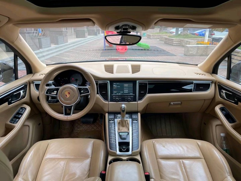 佛山15年保時捷Macan7