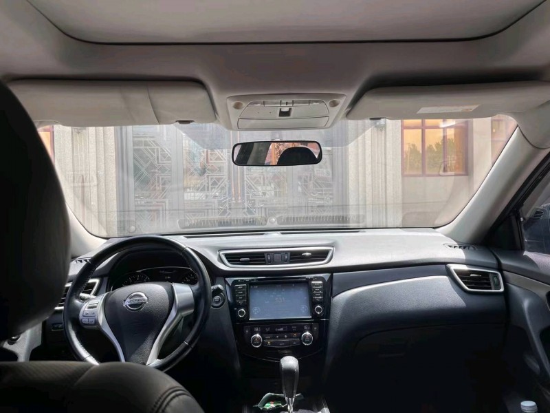 保定14年日产奇骏5