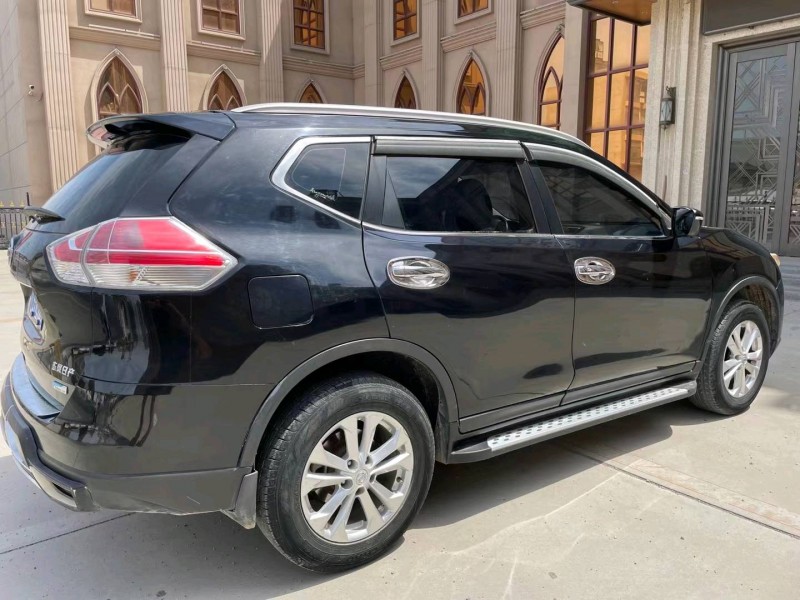 保定14年日产奇骏7