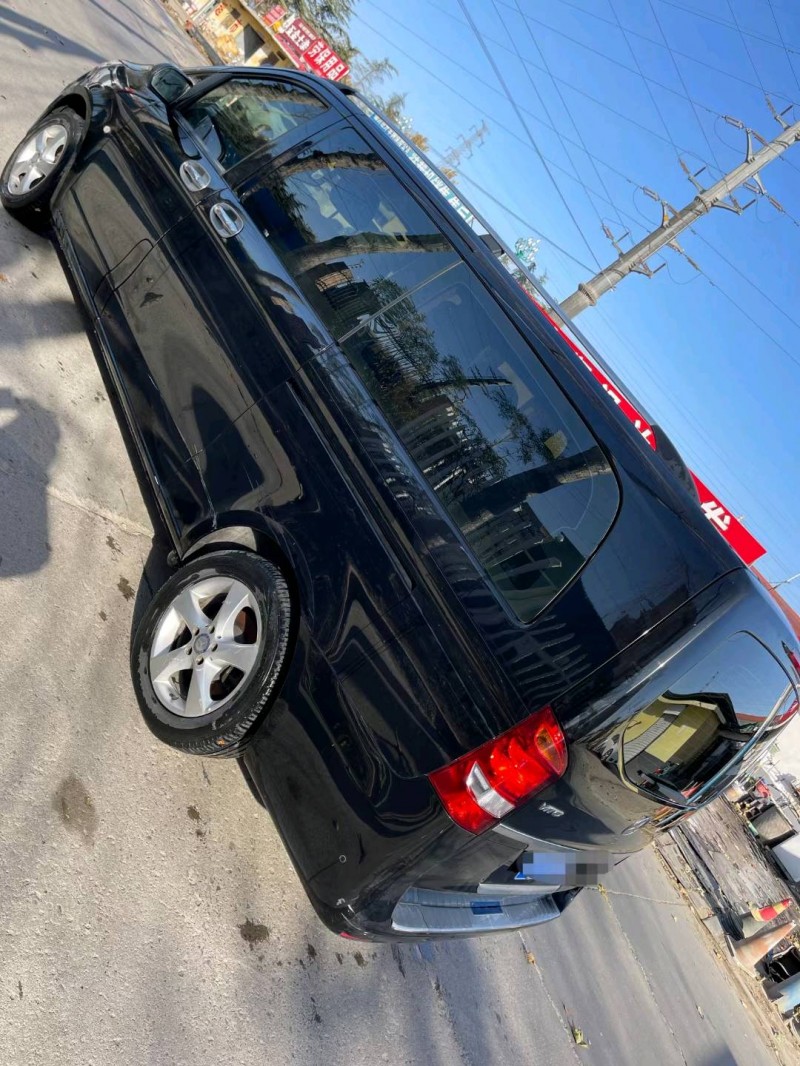 临沂17年奔驰威霆6