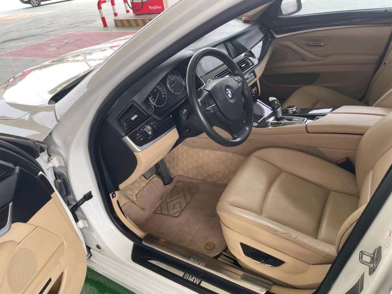 保定12年宝马5系5