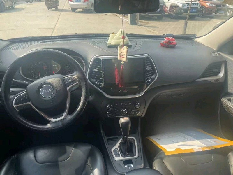 保定18年Jeep自由光7