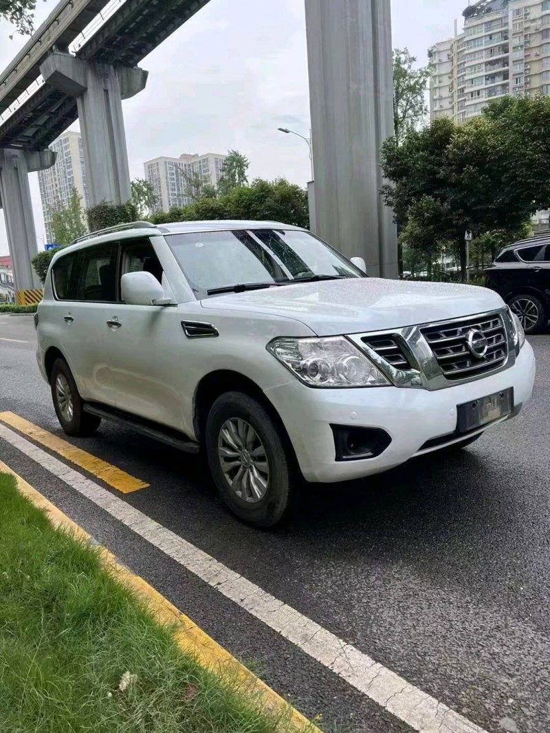 重庆17年日产途乐3