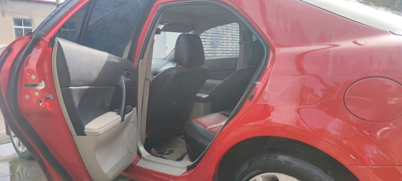 保定12年马自达66