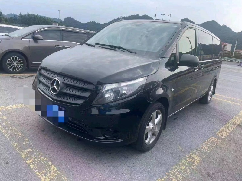 重庆17年奔驰威霆2