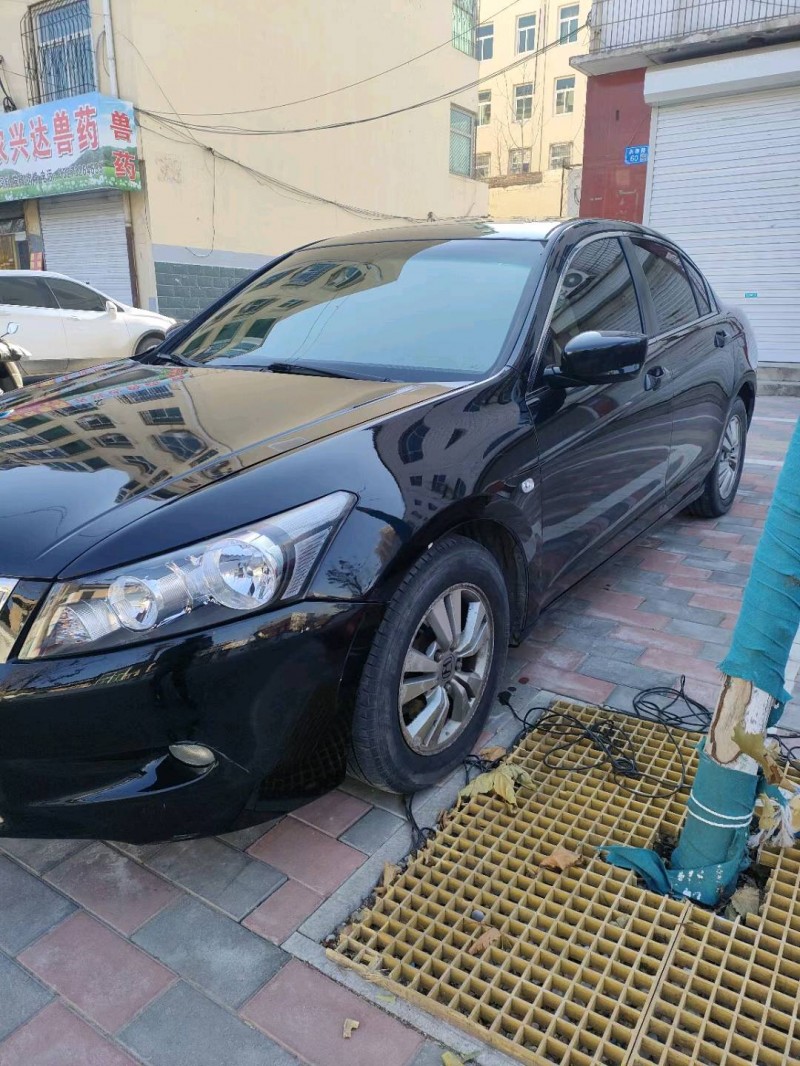 保定09年本田雅阁2