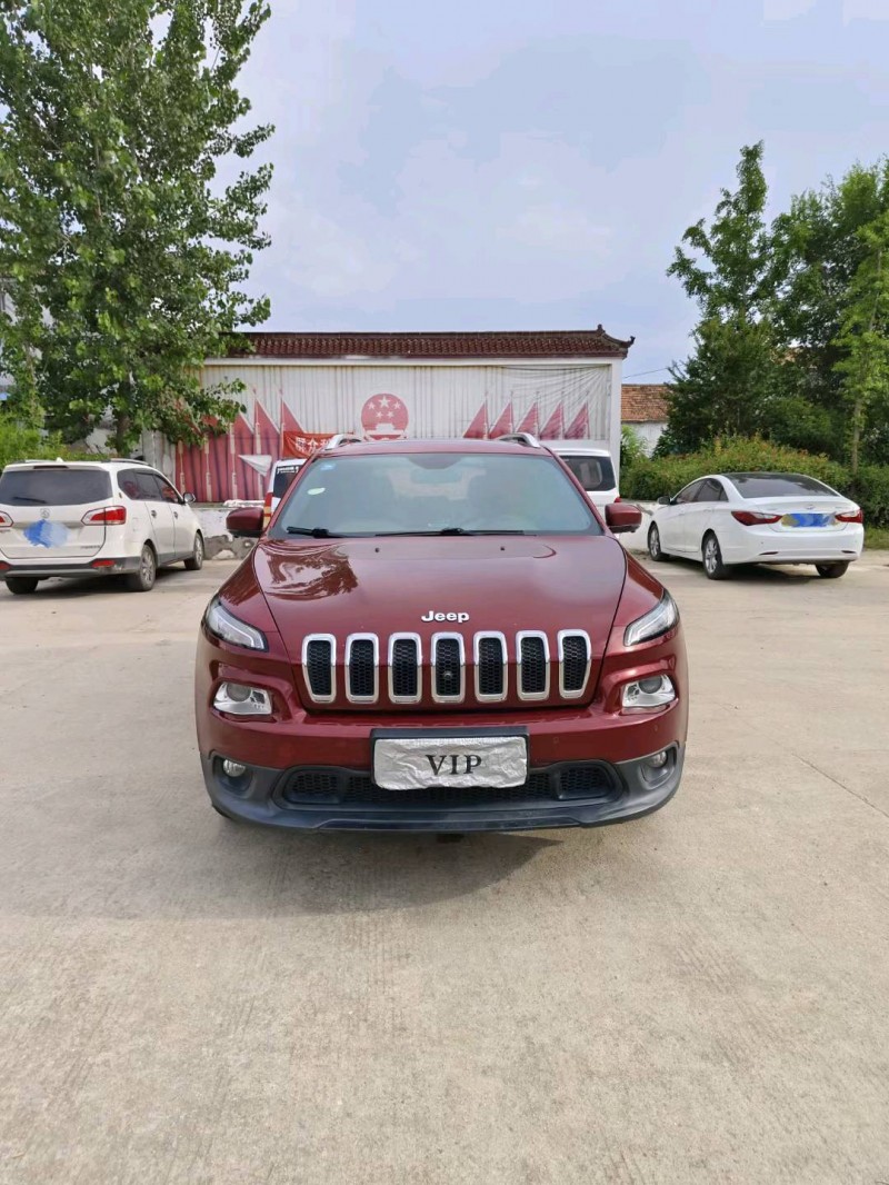 徐州17年Jeep自由光1