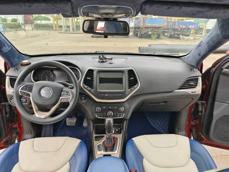 徐州17年Jeep自由光4