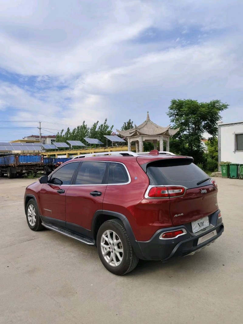 徐州17年Jeep自由光8