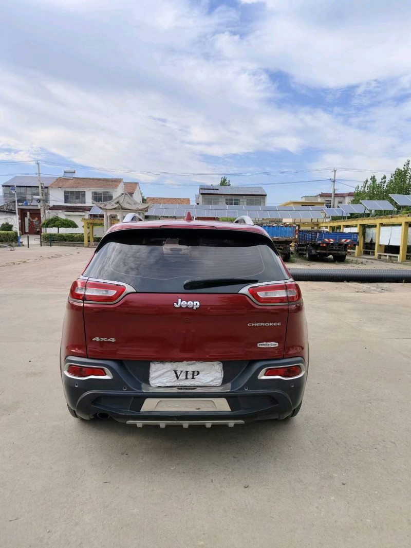 徐州17年Jeep自由光9