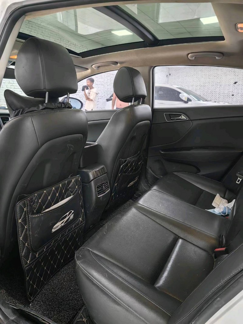 廊坊16年现代名图8