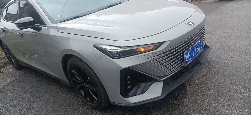 濰坊22年長安汽車UNI-V2