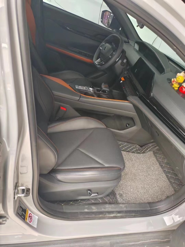 濰坊22年長安汽車UNI-V8