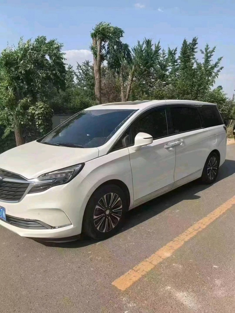 聊城21年别克GL82