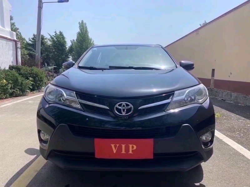 青岛16年丰田RAV4荣放1