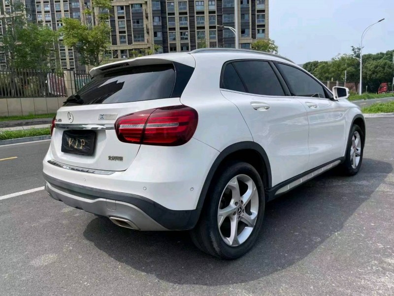 常州18年奔驰GLA5