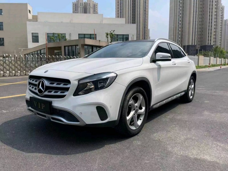 常州18年奔驰GLA9