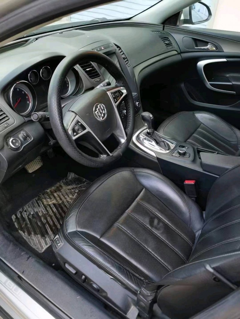 东营11年别克君越8