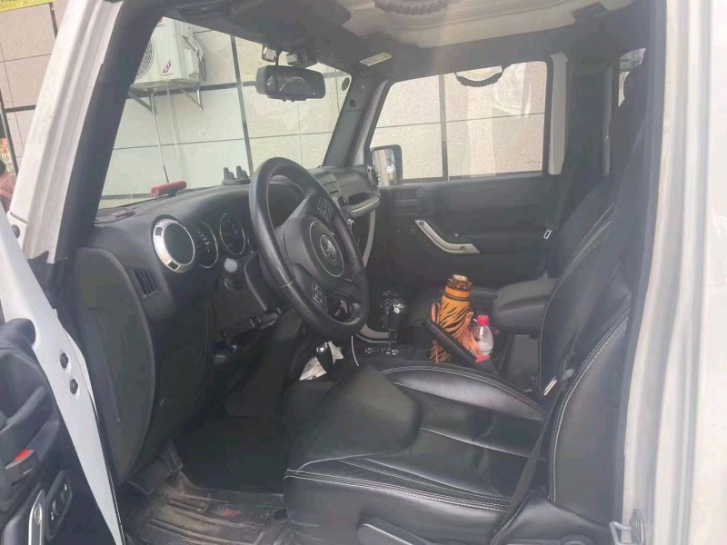 衡阳16年Jeep牧马人9