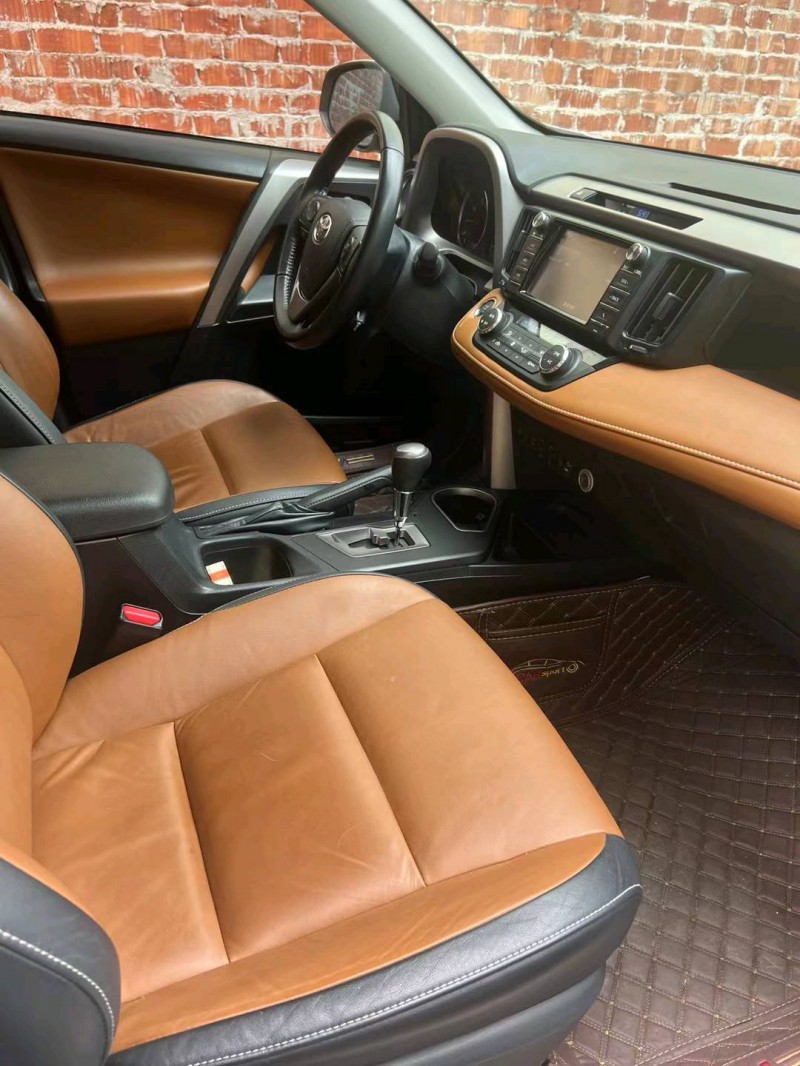 珠海18年丰田RAV4荣放4