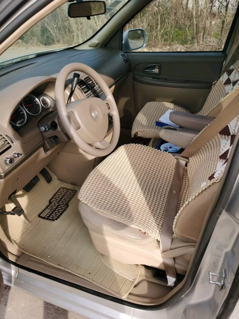 临沂12年别克GL84