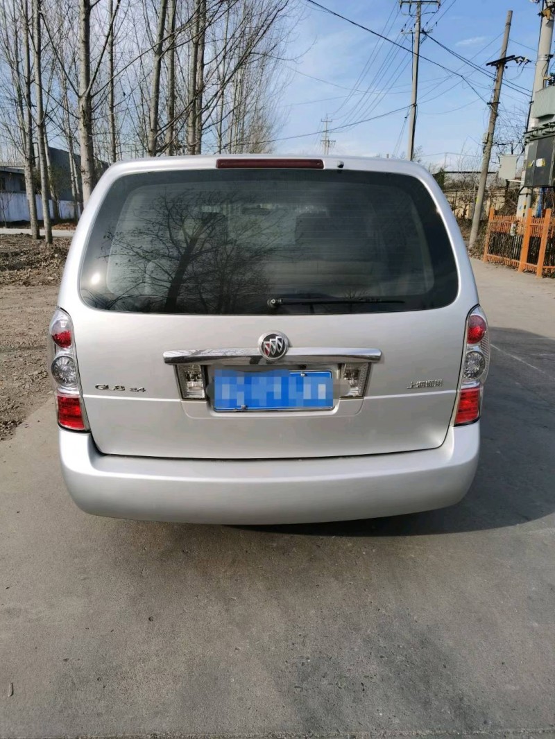 临沂12年别克GL810