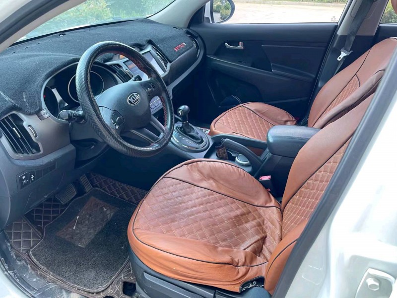 济宁17年起亚智跑6