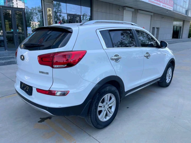 济宁17年起亚智跑8