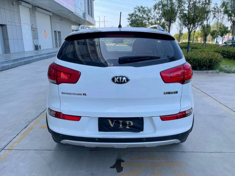 济宁17年起亚智跑9