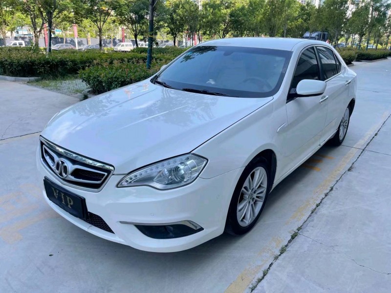 济宁16年北汽绅宝D702