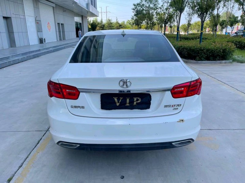 济宁16年北汽绅宝D709