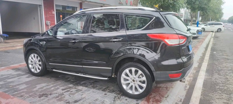 保定16年福特翼虎5