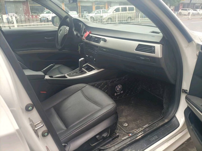 保定09年宝马3系4