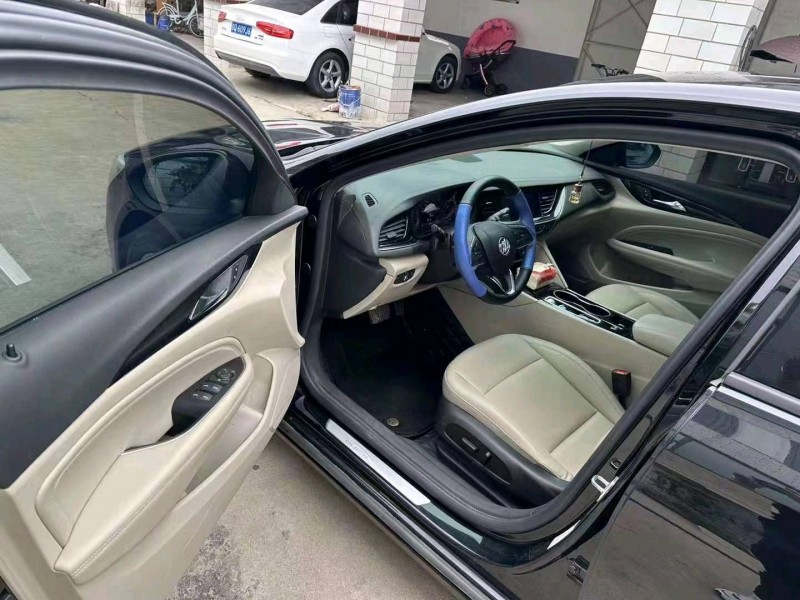 邯郸21年别克君威8