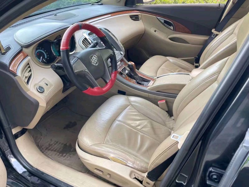 济宁12年别克君越6