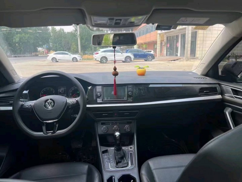 济南19年大众朗逸5